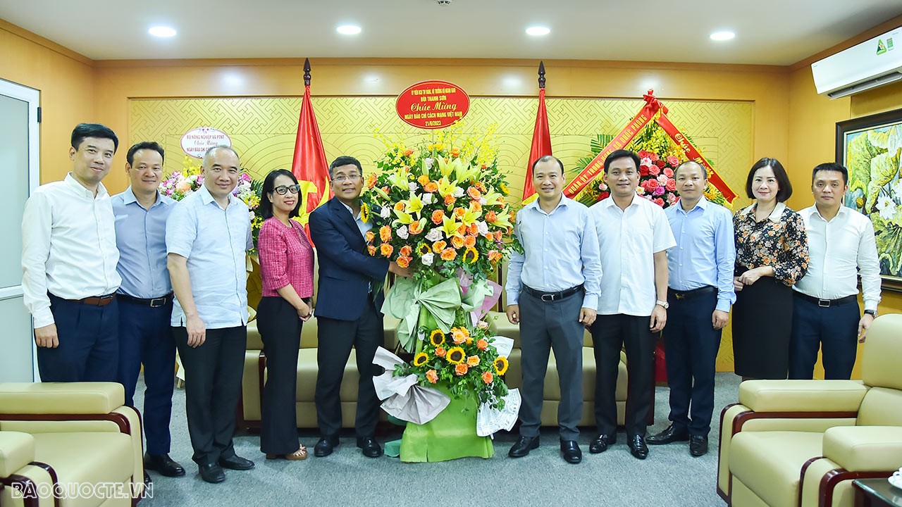 Lãnh đạo Bộ Ngoại giao chúc mừng Ban Tuyên giáo Trung ương nhân ngày Báo chí Cách mạng Việt Nam