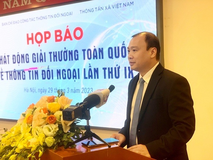 Đồng chí Lê Hải Bình, Ủy viên dự khuyết Trung ương Đảng, Phó Trưởng Ban Tuyên giáo Trung ương, Phó Trưởng ban Thường trực Ban Chỉ đạo Công tác thông tin đối ngoại phát biểu tại buổi họp báo.