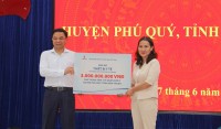 PetroVietnam trao tặng hệ thống trang thiết bị y tế tại huyện đảo Phú Quý