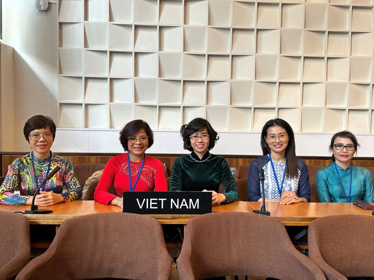 Đoàn Việt Nam tại phiên họp thứ 32 Ủy ban Hải dương học Liên hợp quốc. 