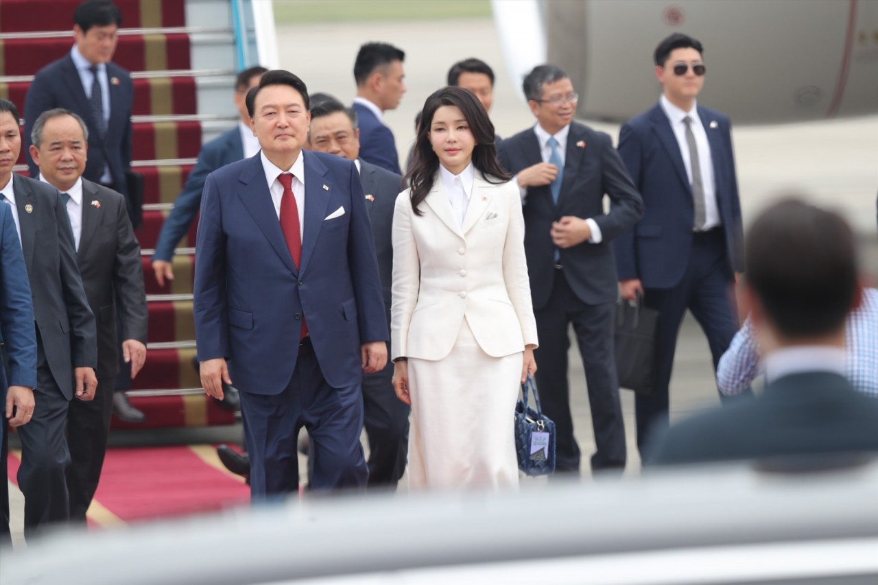 Nhan sắc gây sốt của đệ nhất phu nhân Hàn Quốc Kim Keon Hee