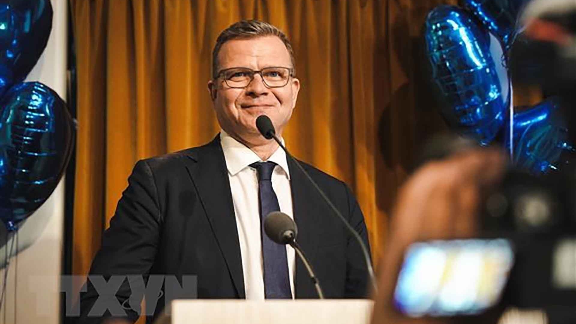 Điện mừng Thủ tướng và Chủ tịch Quốc hội Phần Lan