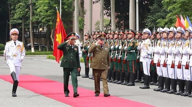 Minister of the Revolutionary Armed Forces of Cuba visits Vietnam