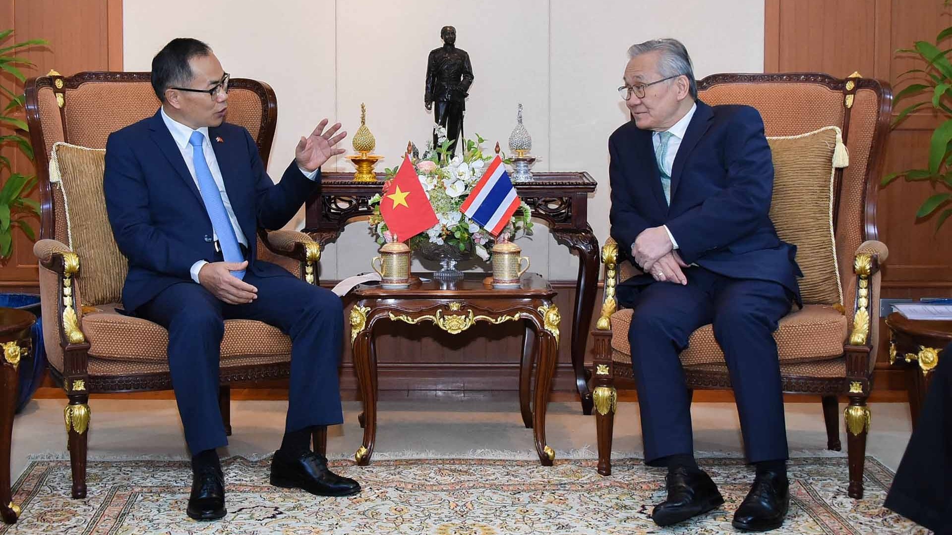 Phó Thủ tướng, Bộ trưởng Ngoại giao Thái Lan tiếp Đại sứ Phan Chí Thành