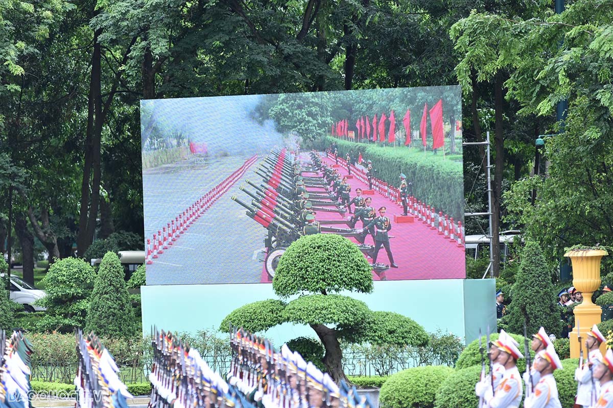 Official welcome ceremony held for RoK's President in Hanoi