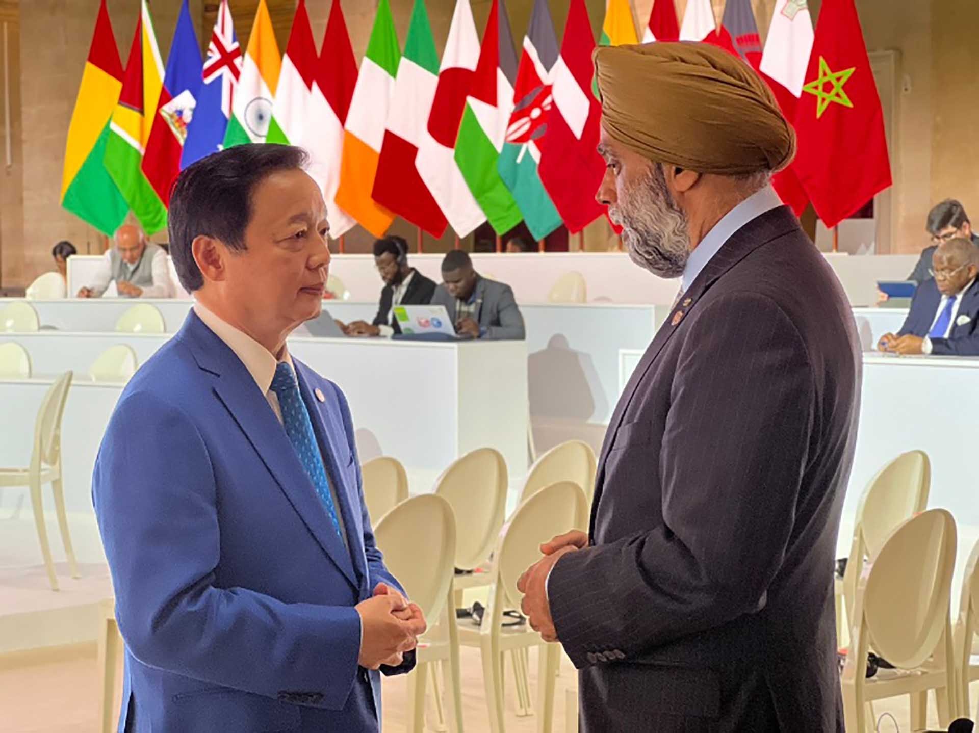Phó Thủ tướng Trần Hồng Hà dự khai mạc Hội nghị Thượng đỉnh về Hiệp ước tài chính toàn cầu mới tại Paris, Pháp