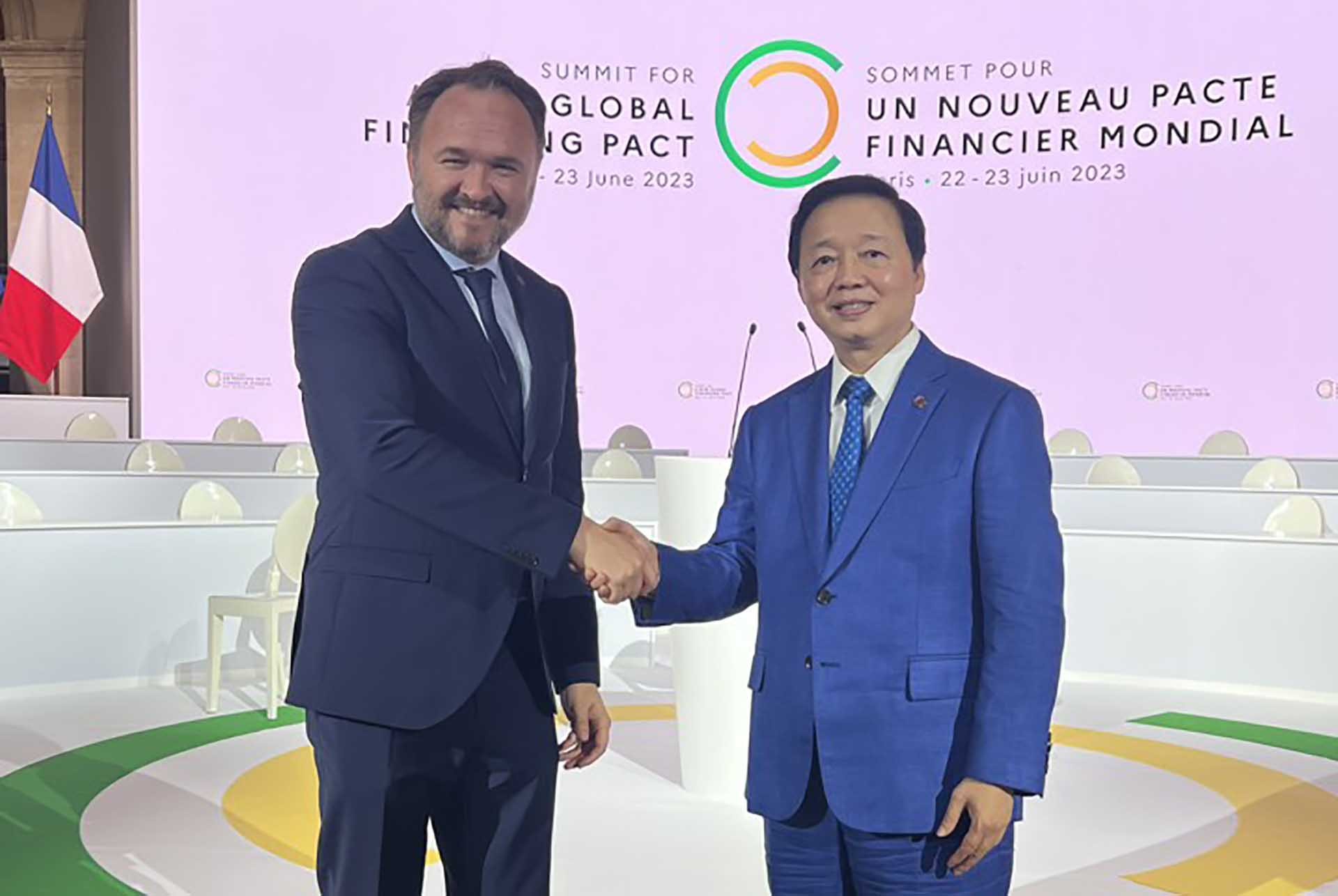 Phó Thủ tướng Trần Hồng Hà dự khai mạc Hội nghị Thượng đỉnh về Hiệp ước tài chính toàn cầu mới tại Paris, Pháp