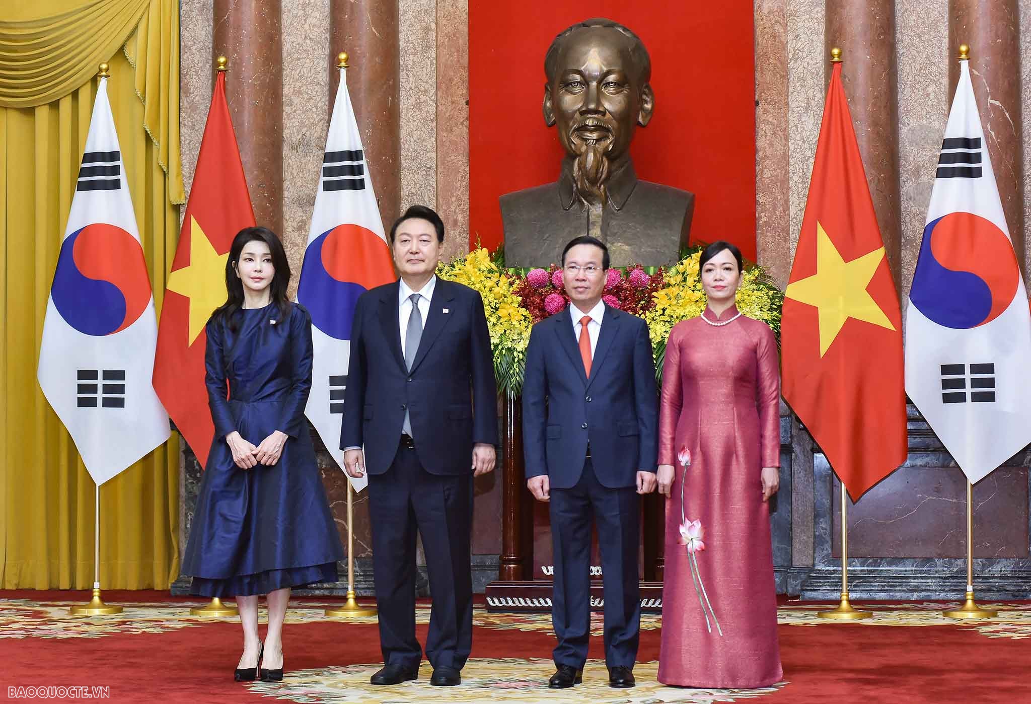 Official welcome ceremony held for RoK's President in Hanoi