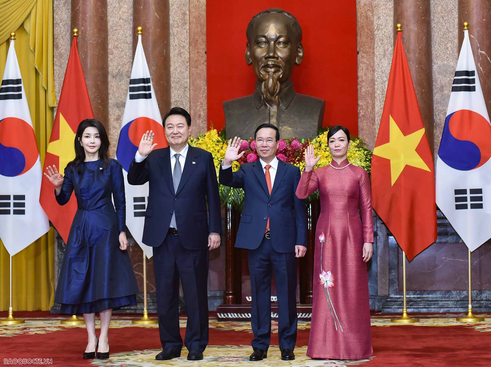 Official welcome ceremony held for RoK's President in Hanoi