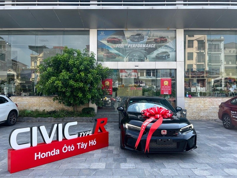 Cận cảnh Honda Civic Type R 2023 đầu tiên tại Hà Nội