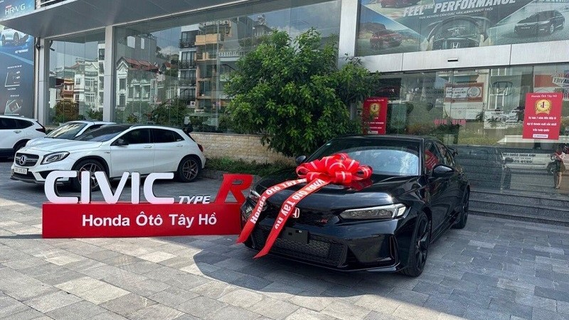Cận cảnh Honda Civic Type R 2023 đầu tiên tại Hà Nội