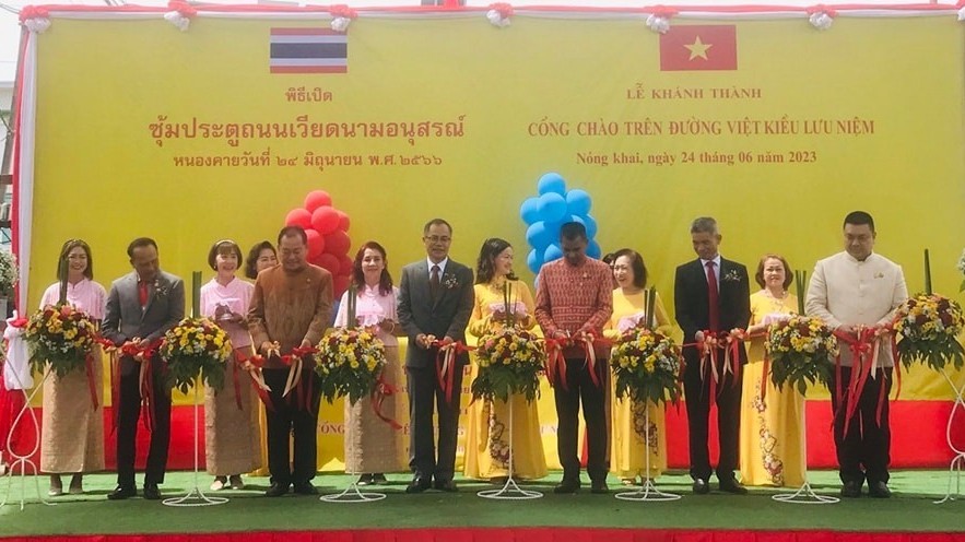 Khánh thành Cổng chào Việt Nam trên con đường Việt kiều lưu niệm tại Thái Lan