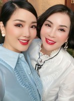 Sao Việt: Diễn viên Khả Ngân 'tình tứ' bên Thanh Sơn, Hoa hậu Giáng My 'đọ sắc' cùng Thanh Mai