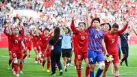 Màu Việt Nam nhuộm đỏ sân Offenbach trong trận đấu với tuyển số 2 thế giới
