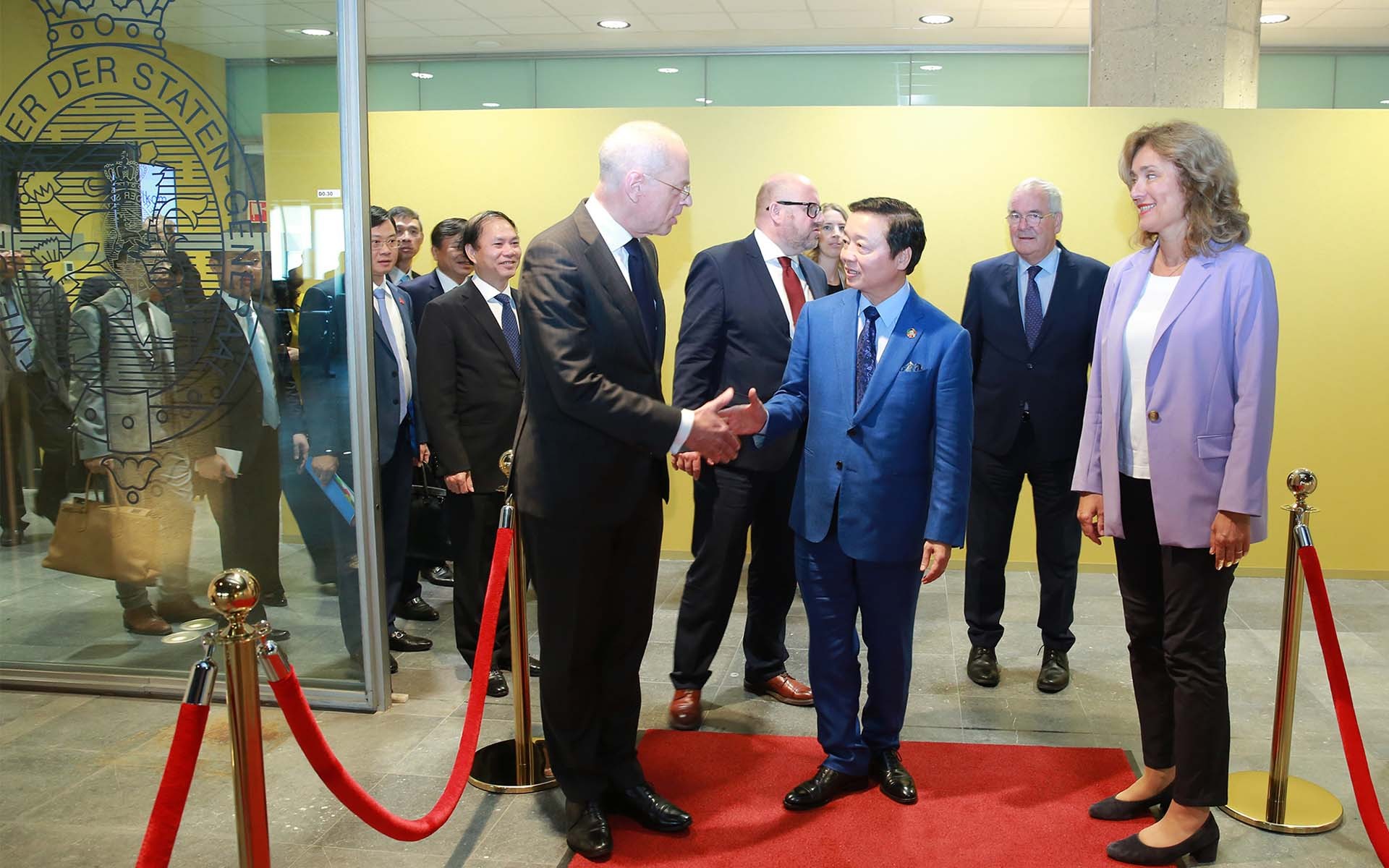 Lãnh đạo Nghị viện Hà Lan đón Phó Thủ tướng Trần Hồng và đoàn công tác đến thăm, làm việc. Lãnh đạo Nghị viện Hà Lan đón Phó Thủ tướng Trần Hồng và đoàn công tác đến thăm, làm việc.