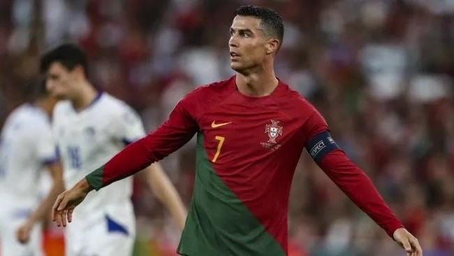 Những cầu thủ vĩ đại từng khoác chiếc áo số 7 huyền thoại của MU, Ronaldo xuất sắc nhất?