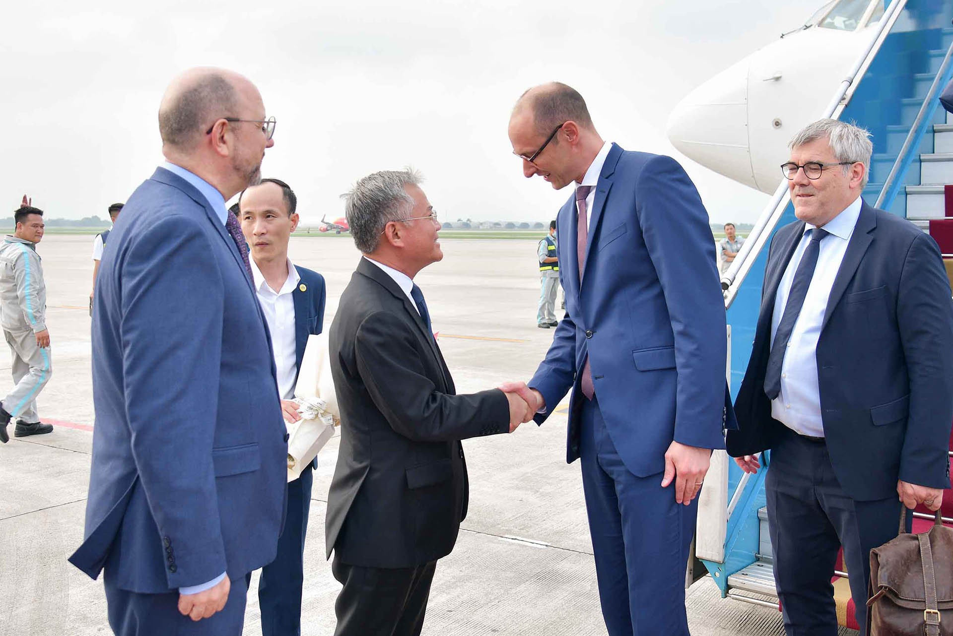 Chủ tịch Hội đồng Quốc gia Thụy Sỹ bắt đầu thăm chính thức Việt Nam