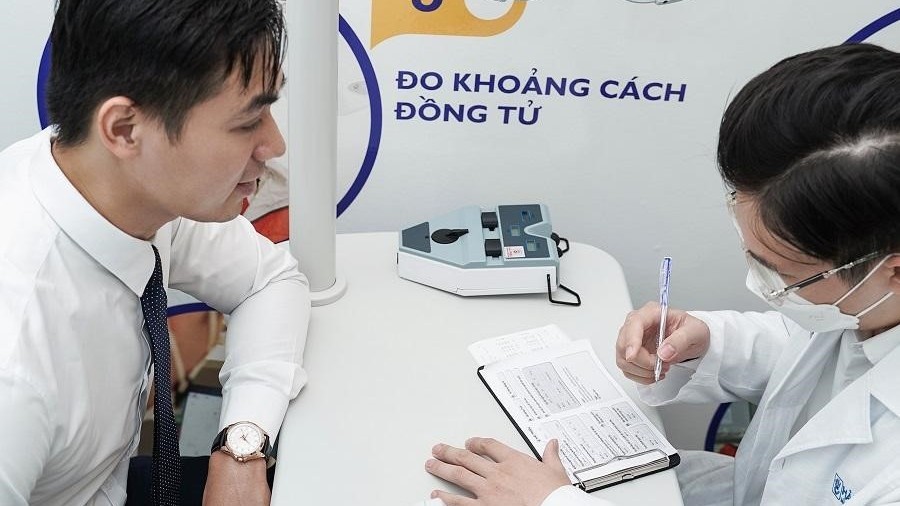 Có nên đo mắt ở cửa hàng kính, đo ở đâu là chính xác?