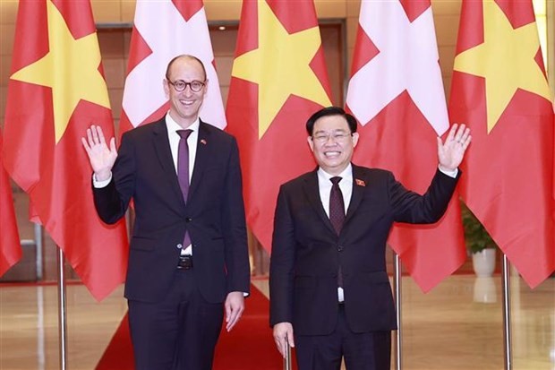 NA Chairman Vuong Dinh Hue,  President of Swiss National Council hold talks