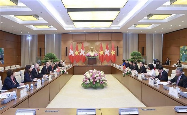 NA Chairman Vuong Dinh Hue,  President of Swiss National Council hold talks