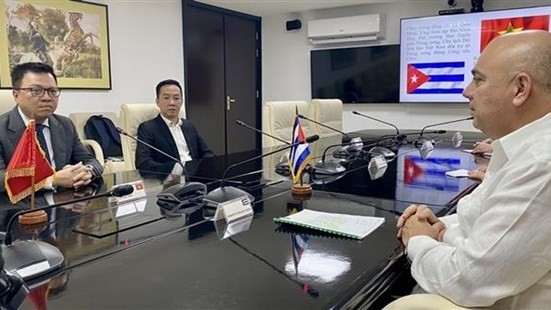 Vietnam, Cuba strengthen cooperation in communications