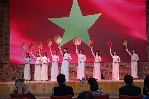 Đêm nhạc kỷ niệm 100 năm ngày Chủ tịch Hồ Chí Minh lần đầu tiên đặt chân đến Liên Xô