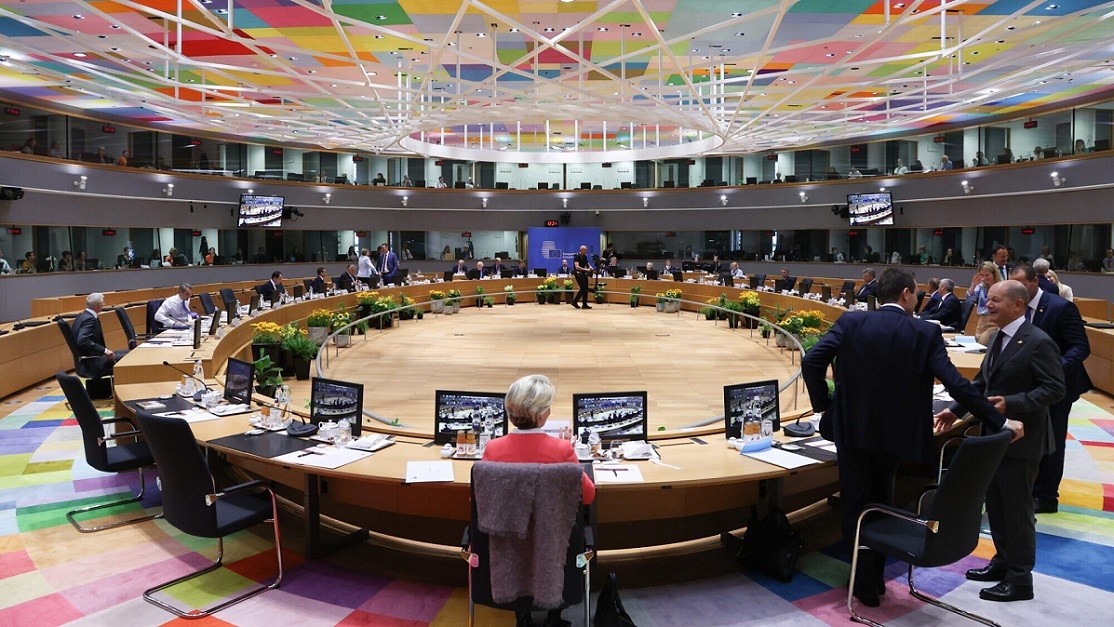 Các nhà lãnh đạo EU kêu gọi tăng đầu tư cho công nghiệp quốc phòng