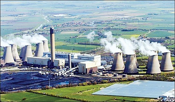 Các nhà máy nhiệt điện là một trong những nguồn tạo ra khí độc và các hạt ô nhiễm.