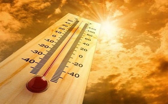 Dự báo Bắc Bộ và Trung Bộ có nơi nắng nóng đặc biệt gay gắt trên 39 độ C, Thủ đô Hà Nội tối và đêm có mưa rào và dông. (Trung tâm Dự báo khí tượng thủy văn Quốc gia)