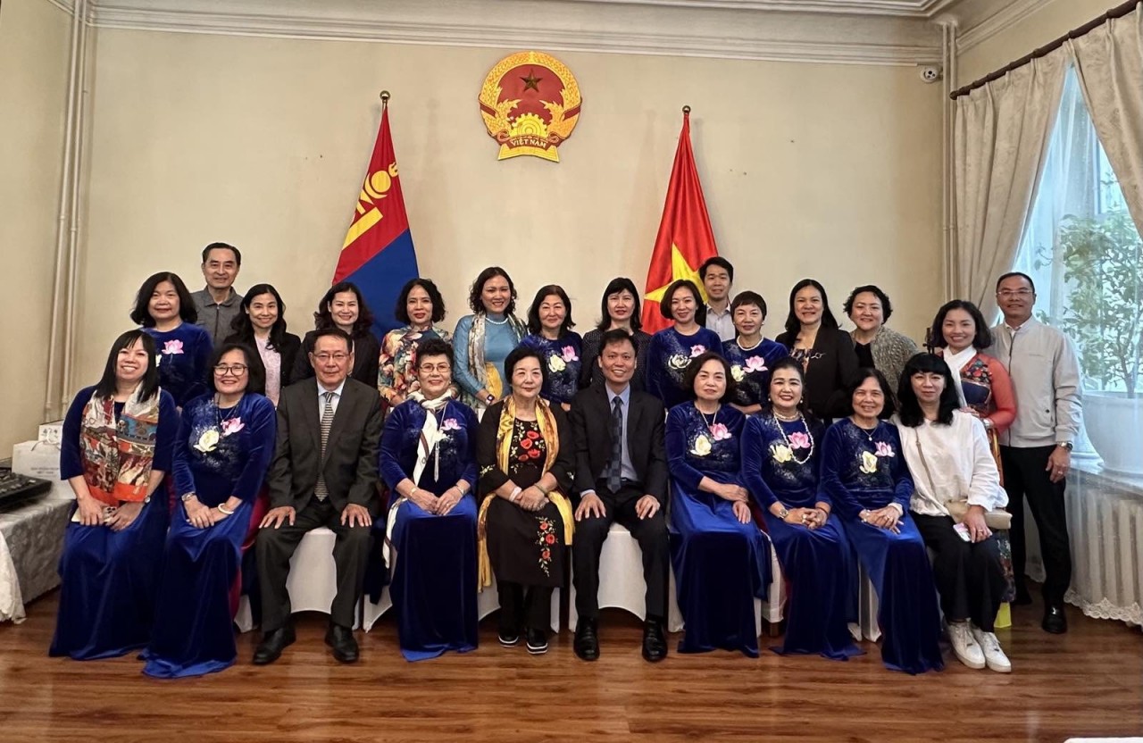 Đại sứ Doãn Khánh Tâm làm việc với Hội Nữ trí thức Việt Nam, Hội Hữu nghị Việt Nam và Mông Cổ