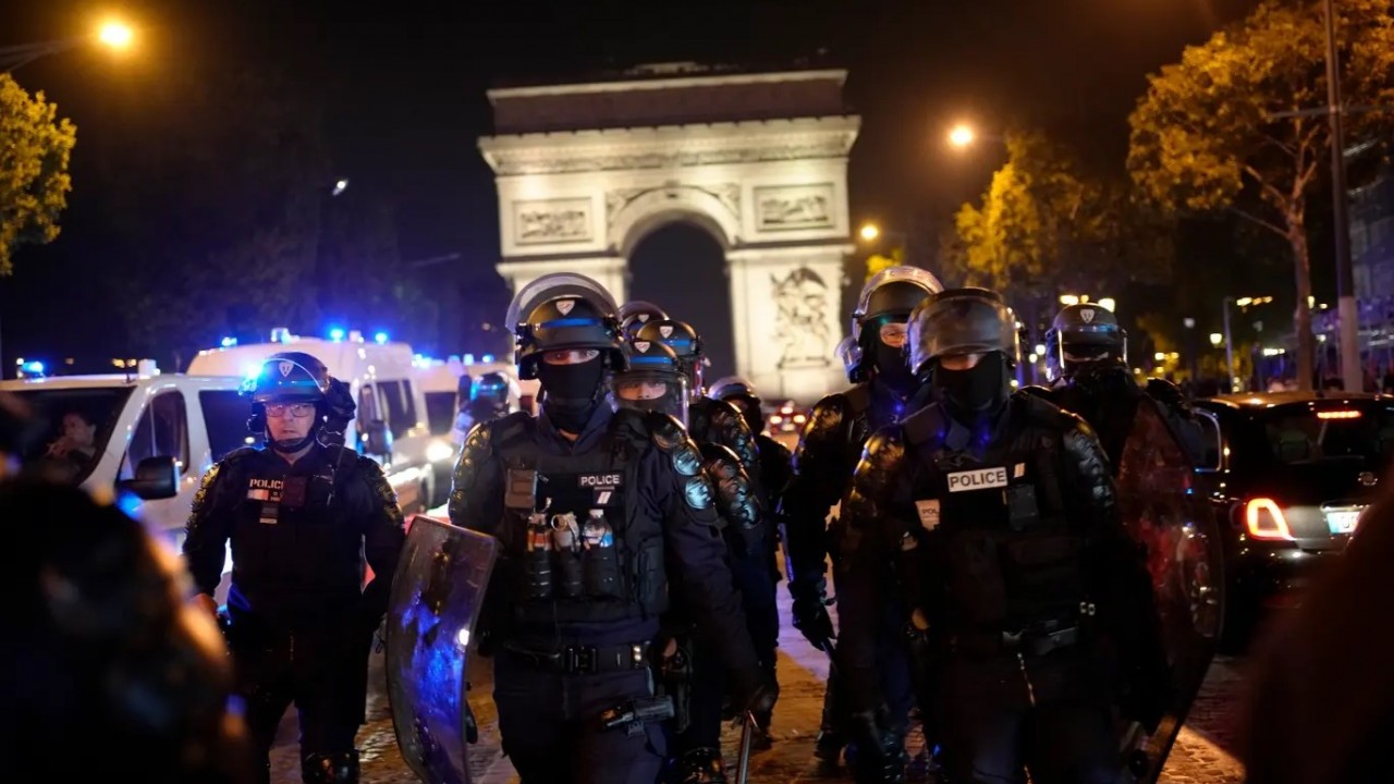 Bạo loạn ở Pháp: Thị trưởng bị tấn công, du khách Trung Quốc chịu ảnh hưởng
