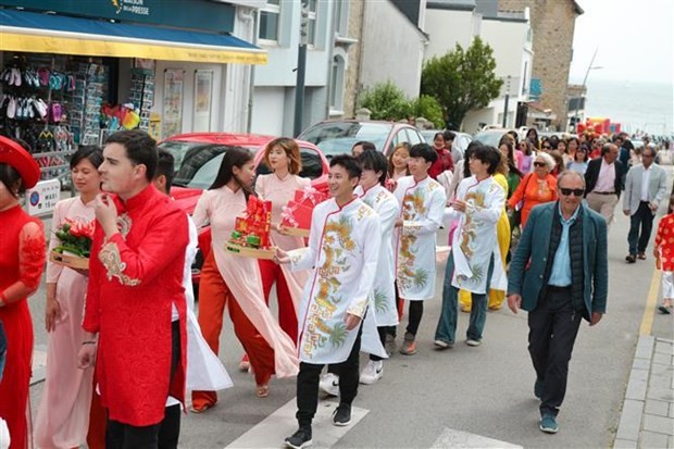 First-ever large-scale Vietnamese cultural event held in French locality