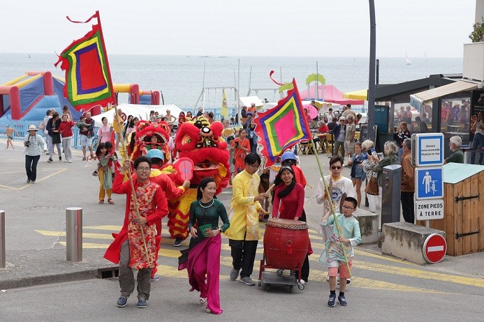 Ấn tượng Festival Vietnam lần đầu tiên được tổ chức tại thành phố biển Larmor-Plage
