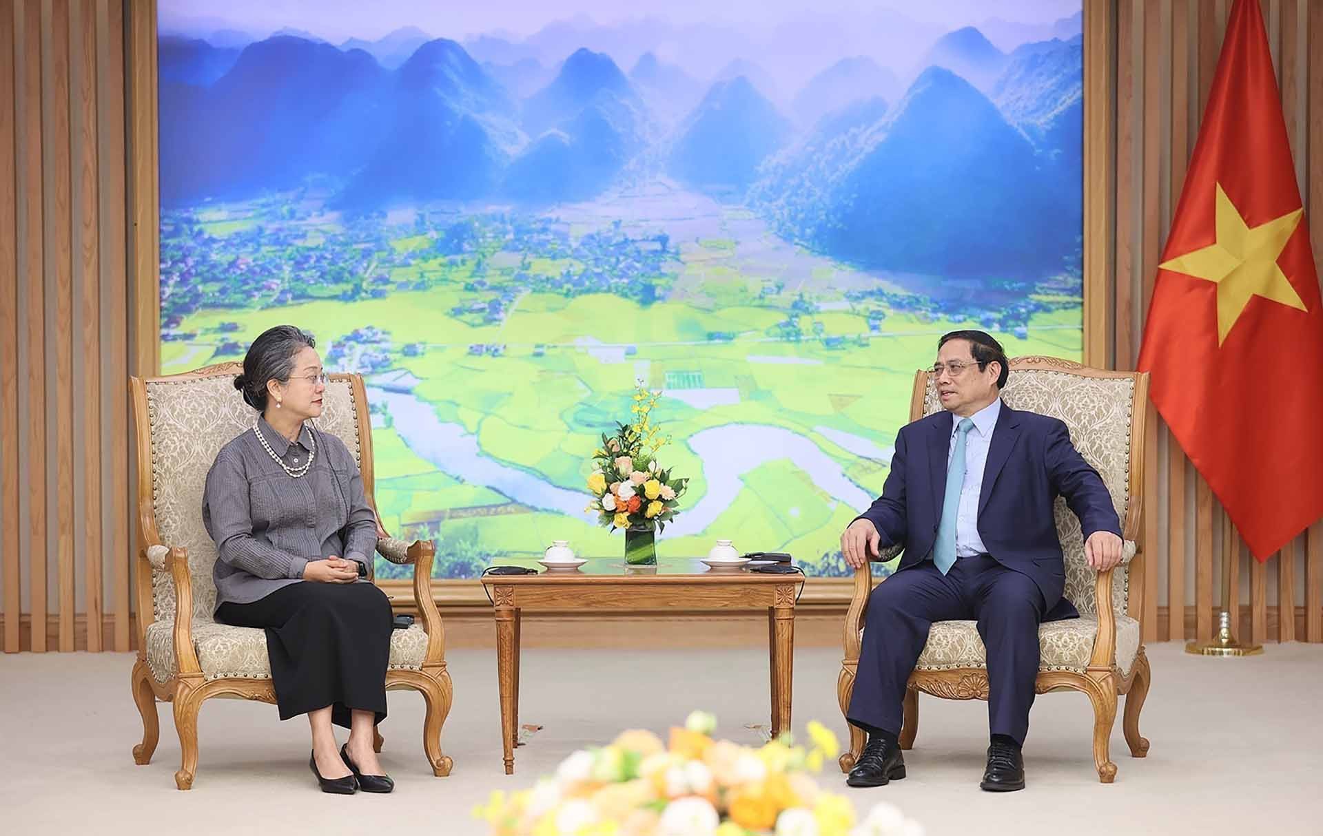 Thủ tướng Phạm Minh Chính tiếp tiếp bà Armida Salsiah Alisjahbana, Phó Tổng thư ký kiêm Thư ký điều hành Ủy ban Kinh tế-xã hội khu vực châu Á-Thái Bình Dương của Liên hợp quốc. (Nguồn: TTXVN)