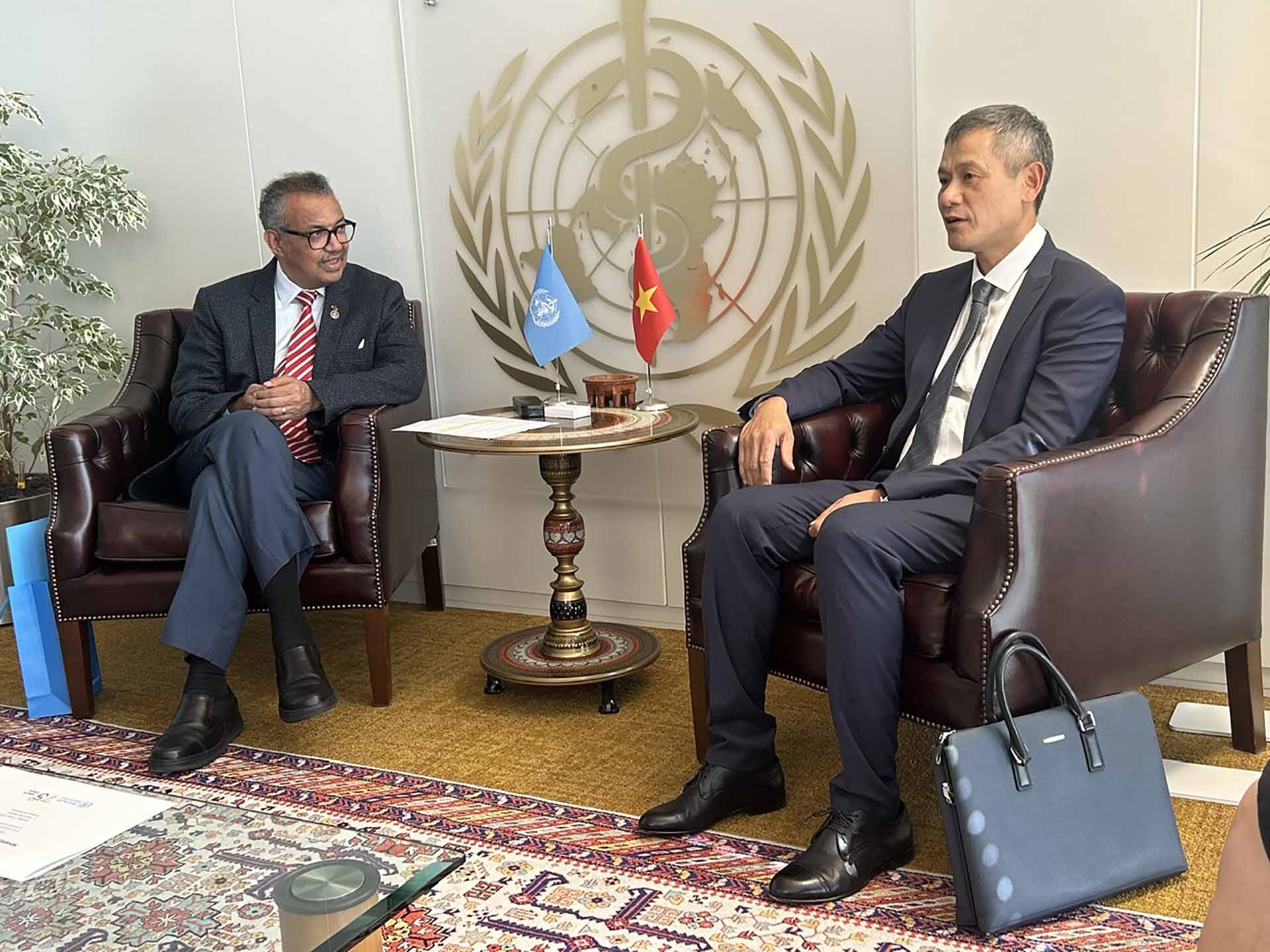 Trợ lý Bộ trưởng Nguyễn Minh Vũ gặp ông Tedros Adhanom Ghebreyesus, Tổng giám đốc WHO.