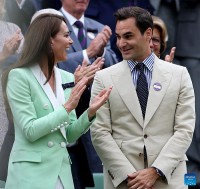 Huyền thoại Roger Federer được chào đón nhiệt tình tại Wimbledon 2023