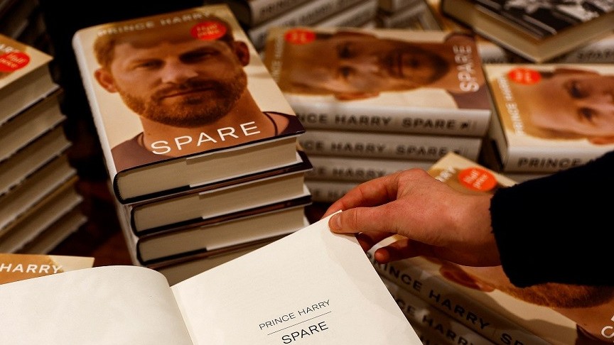 Hồi ký của Hoàng tử Harry là cuốn sách phi hư cấu bán chạy nhất nửa đầu năm 2023