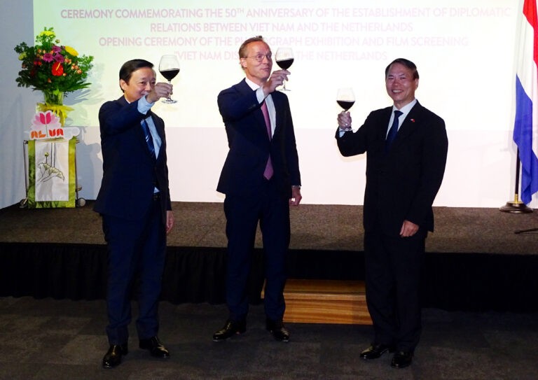 Vietnamese Deputy Prime Minister Trần Hồng Hà and His Royal Highness Prince Jaime de Bourbon de Parme, and Ambassador of Vietnam Pham Viet Anh. (Source: diplomatmagazine)