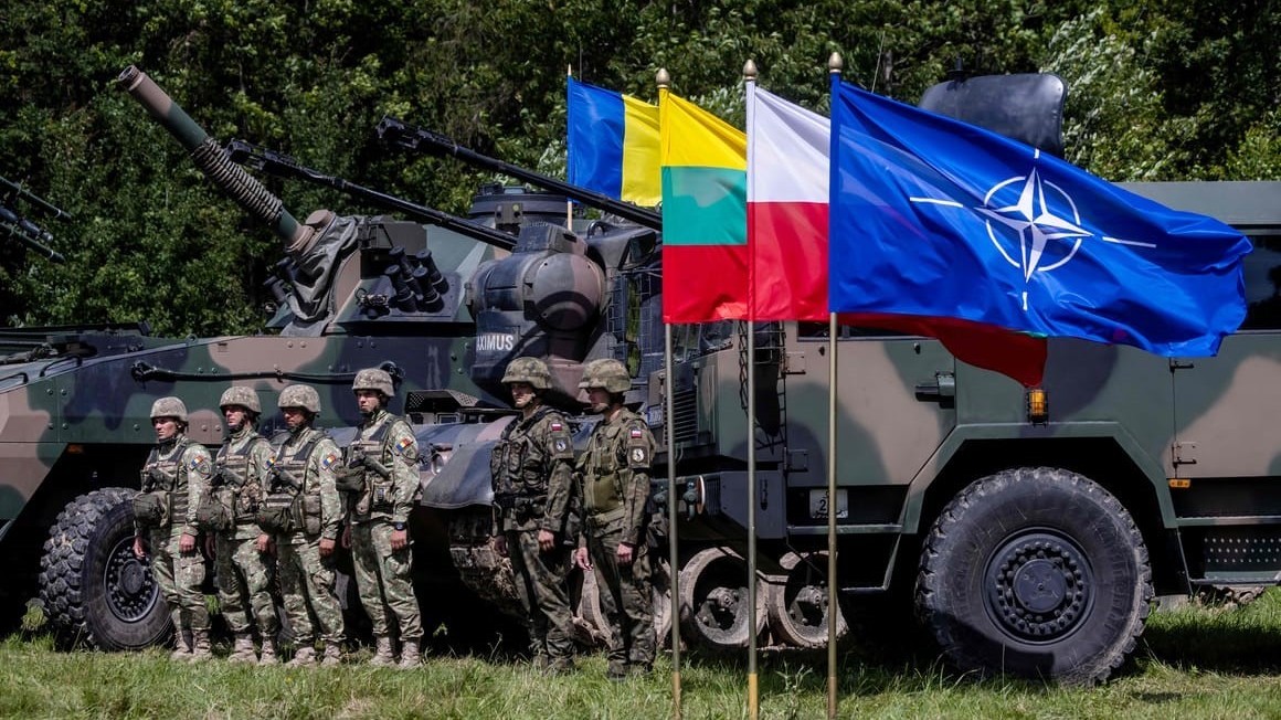 Nước láng giềng Ukraine kêu gọi 'nạp' sức mạnh sườn phía Đông NATO, nói cuộc phản công của Kiev không phải là 'cú chốt hạ'