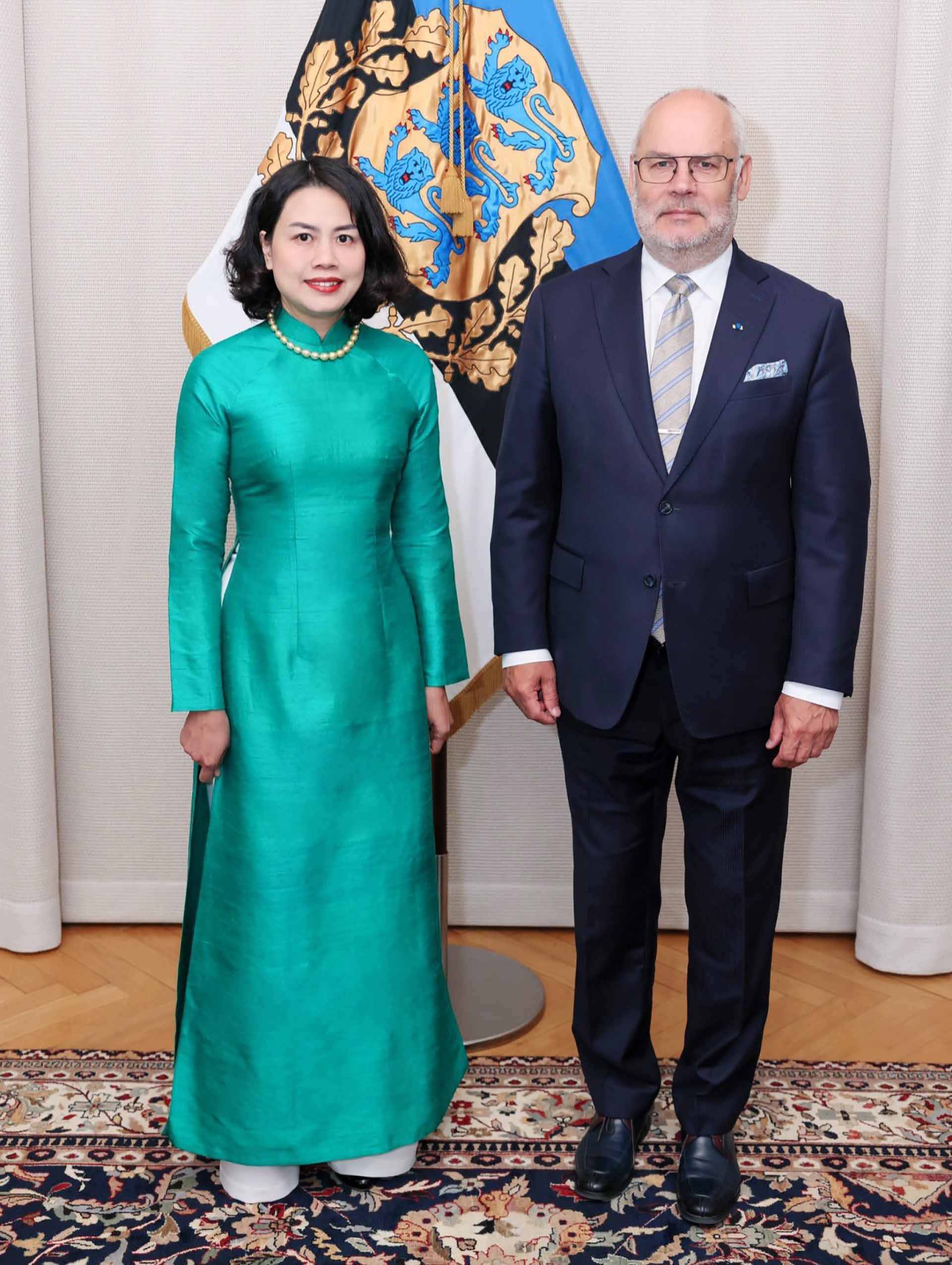 Đại sứ Phạm Thị Thanh Bình trình Thư uỷ nhiệm lên Tổng thống Estonia Alar Karis.