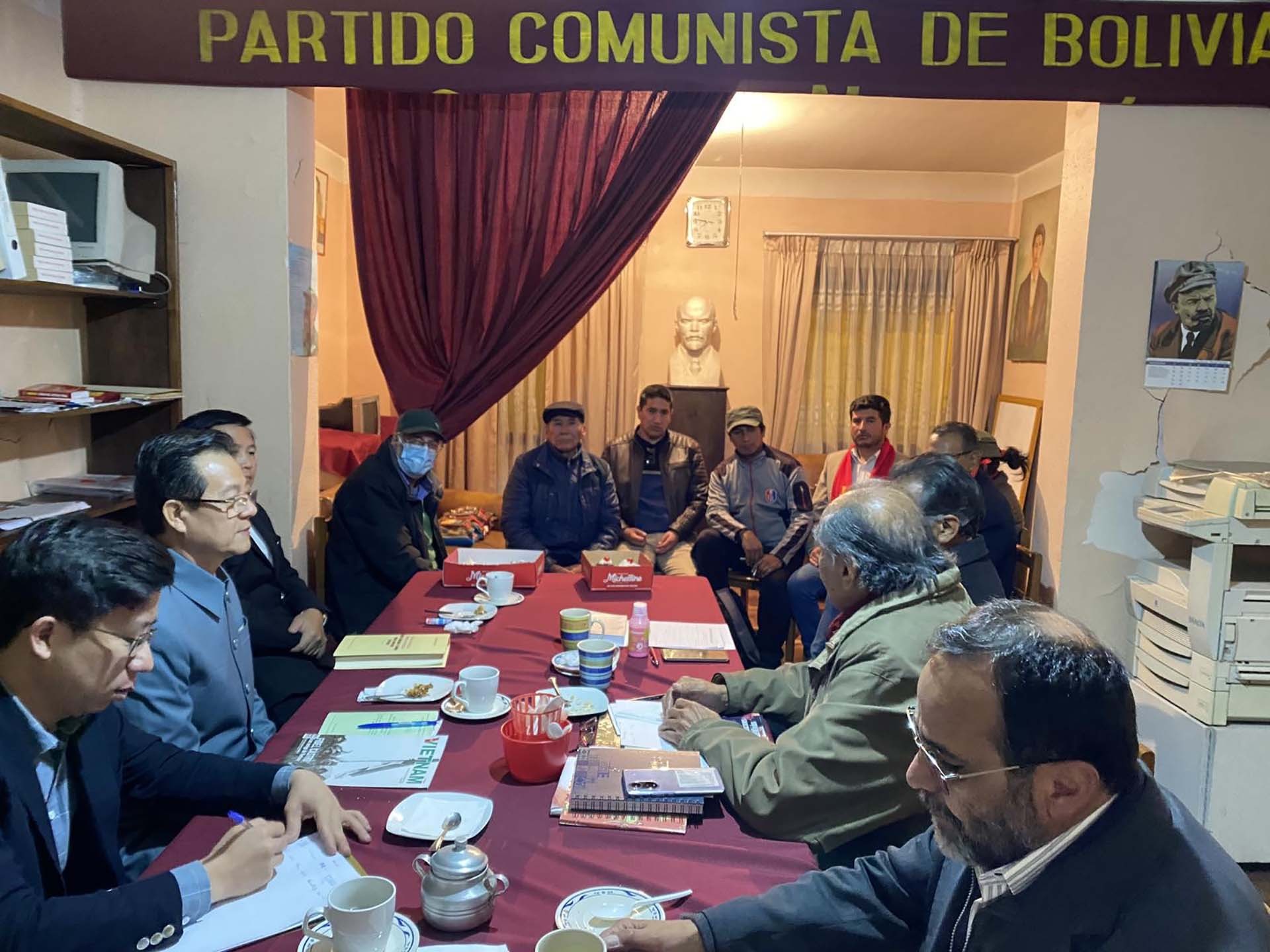 Đoàn đại biểu Đảng Cộng sản Việt Nam thăm, làm việc tại Bolivia
