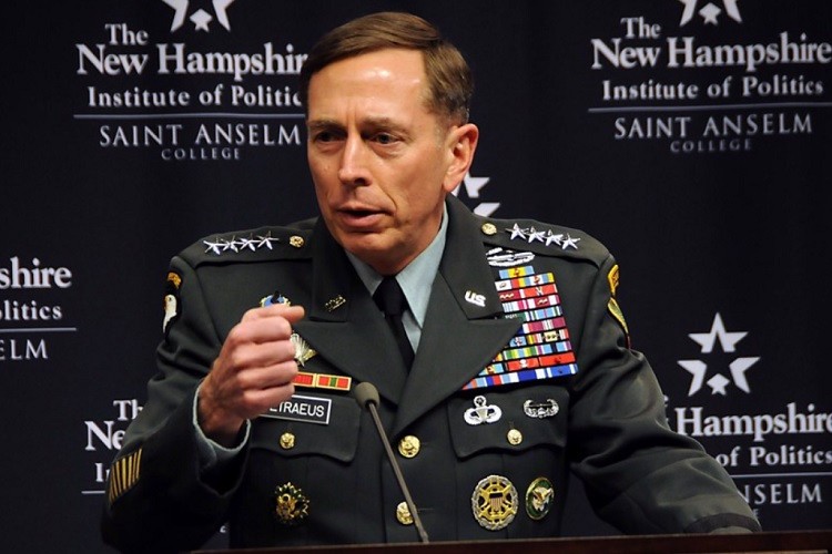 Cựu giám đốc CIA David Petraeus. Ảnh: Press TV