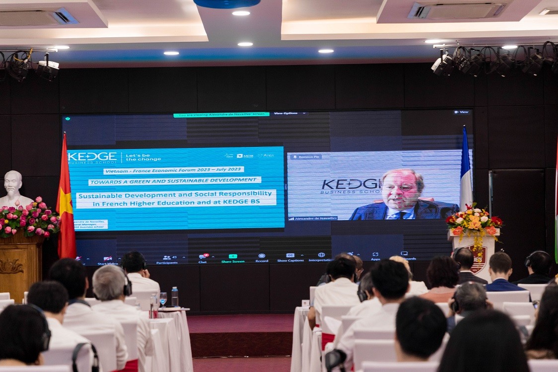 Vietnam-France 2023 Economic Forum: Towards green and sustainable development. (Photo: vnu.edu.vn)