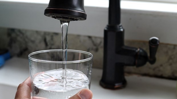Gần 50% nước uống ở Mỹ có chứa ‘hoá chất vĩnh cửu’, gây nguy hại cho sức khoẻ