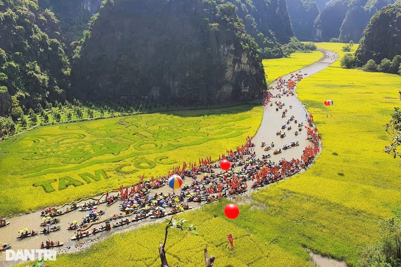 Khu du lịch Tam Cốc - Bích Động nổi tiếng ở Ninh Bình (Ảnh: Thái Bá).
