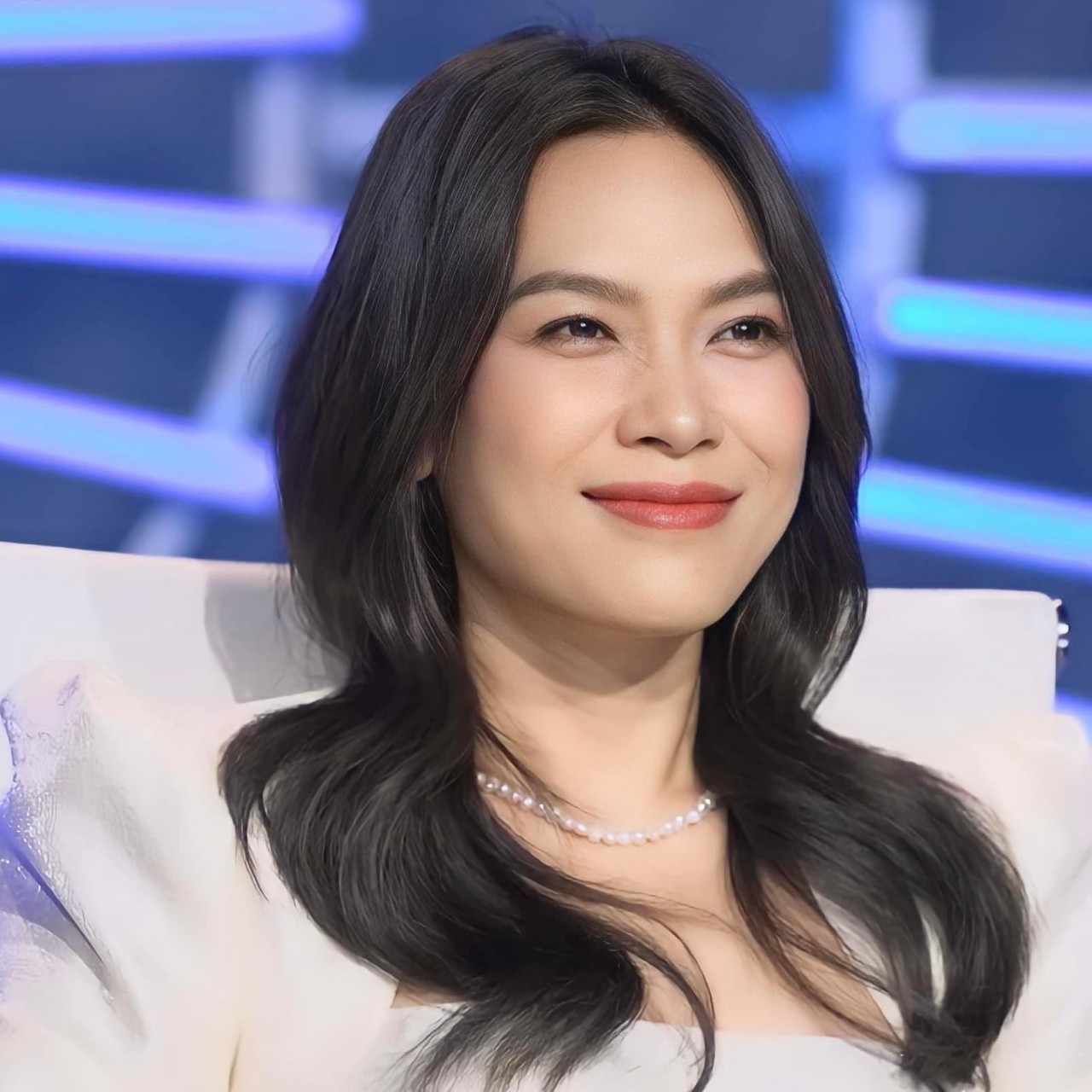 Mỹ Tâm mặc điệu đà đi chấm Vietnam Idol