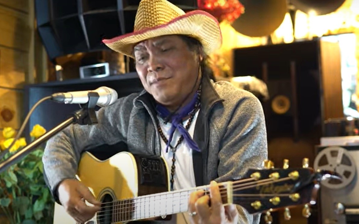 Wandering singer of vast highlands of Tay Nguyen: Keeping Ede people's rustic essence