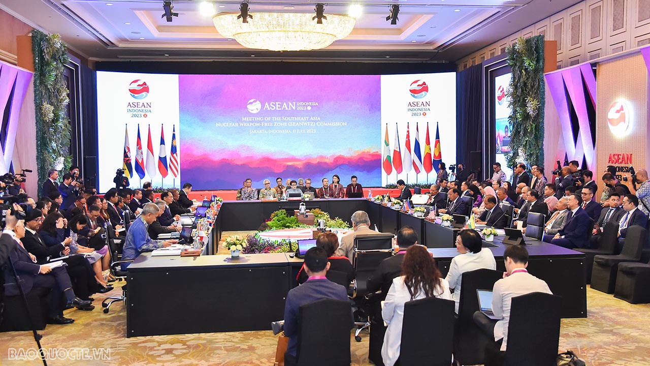 AMM-56: FM Bui Thanh Son attends meetings of SEANWFZ Treaty Commission, AICHR