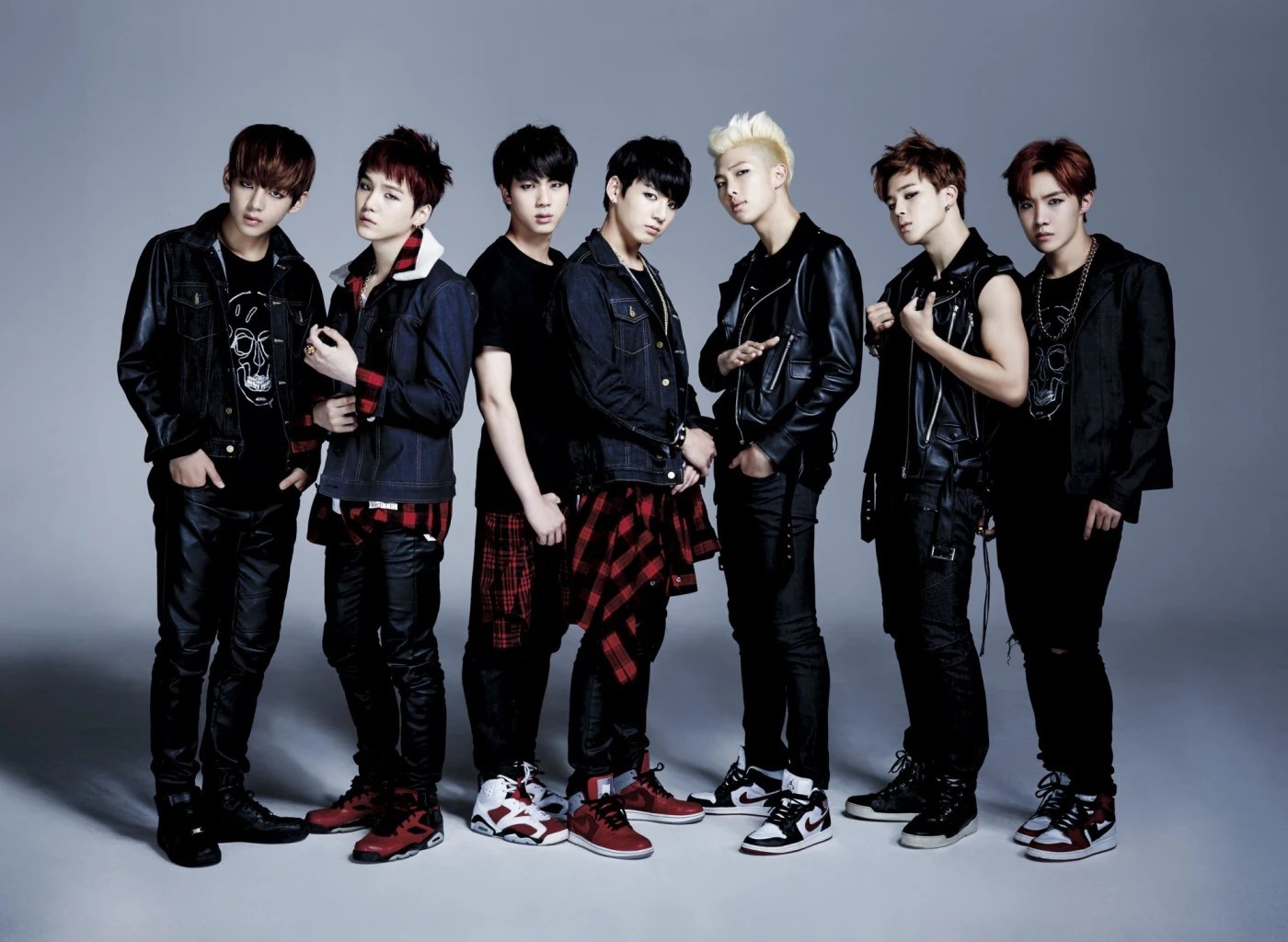 4.	Hình ảnh quảng bá cho màn comeback với ca khúc chủ đề “Danger” của nhóm nhạc BTS.