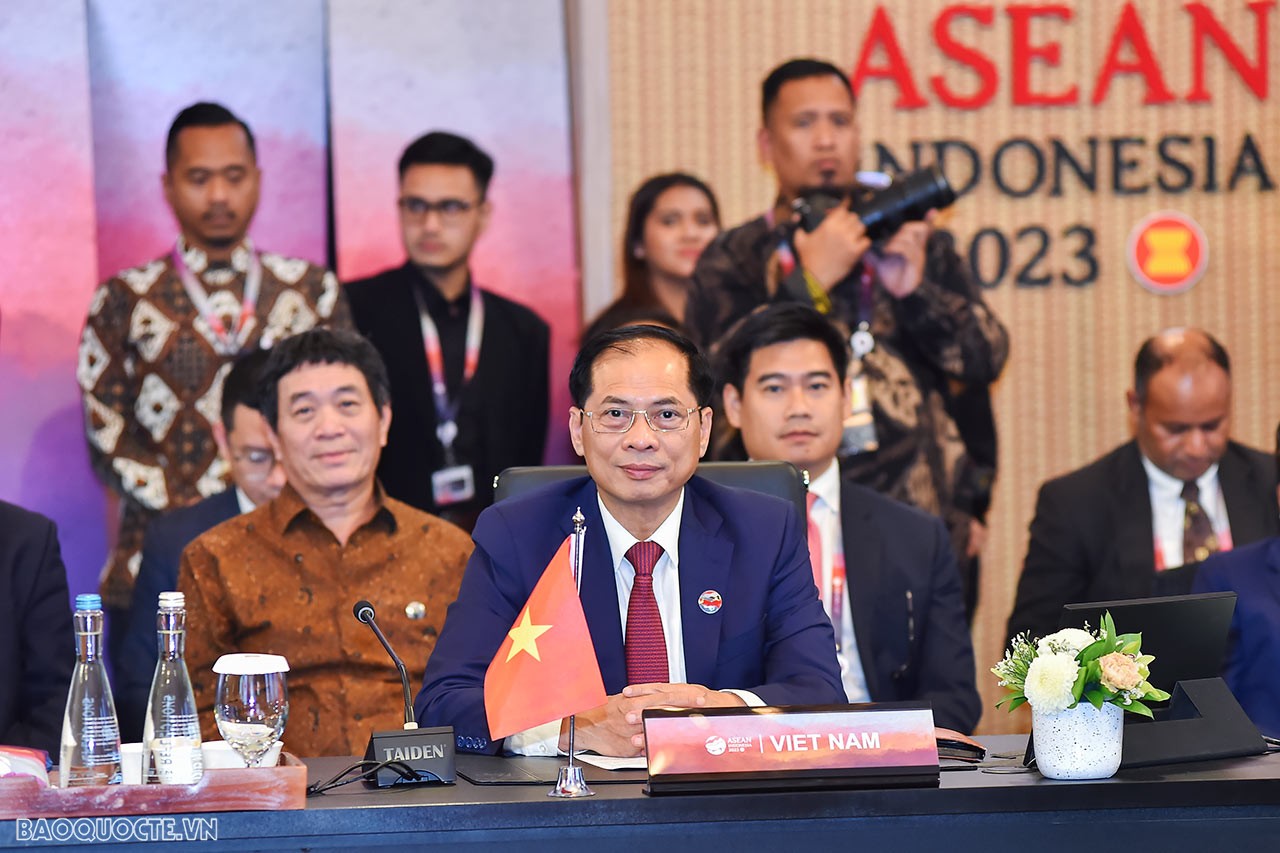 AMM-56: FM Bui Thanh Son called peace, security, stability, prerequisite for prosperity